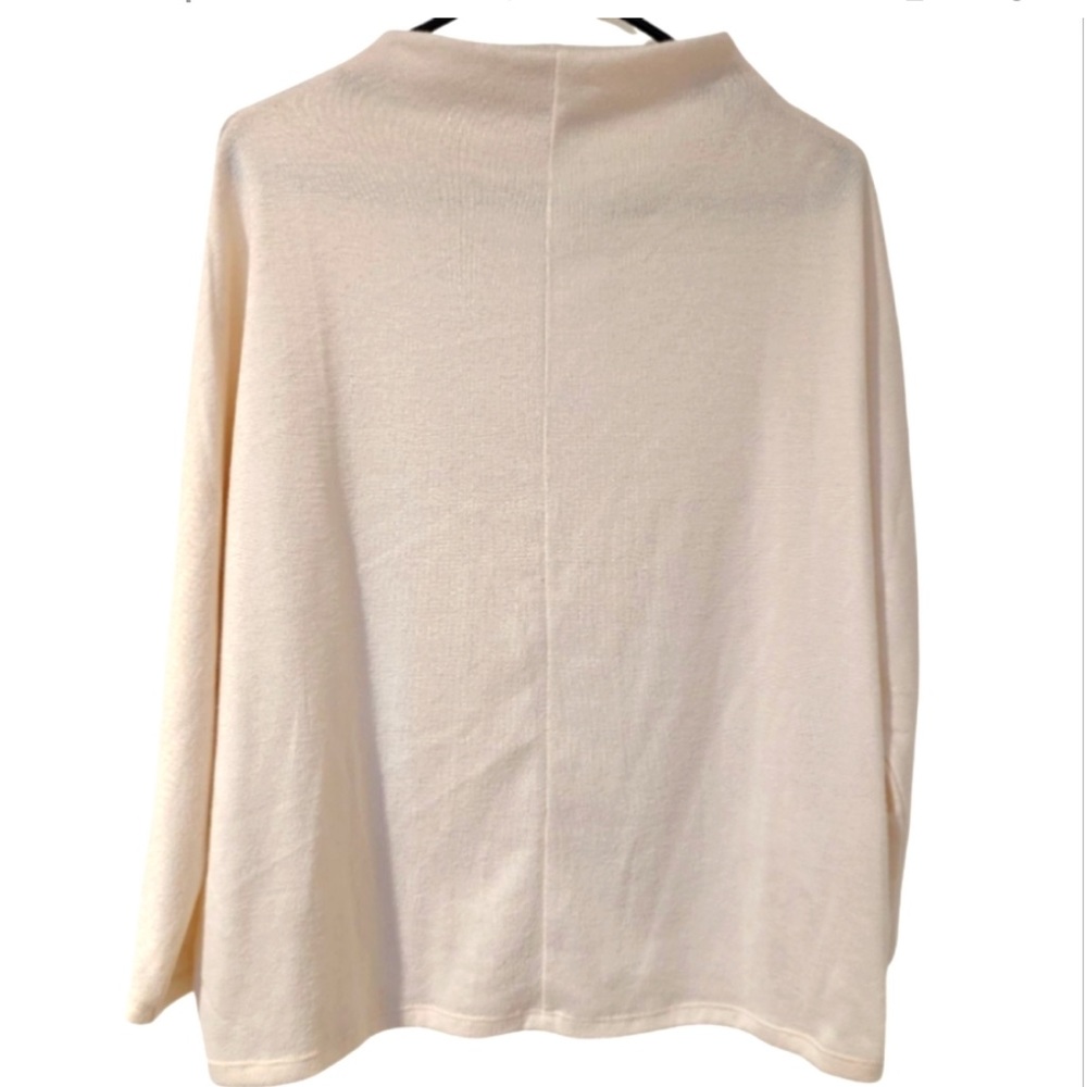 NWOT Banana Republic Cream Top
